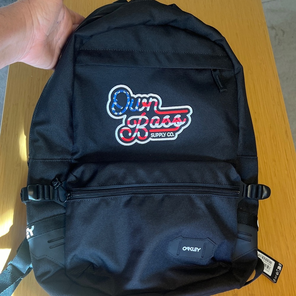 Black Men's Backpack with Graphic Patch Oakley Own Boss